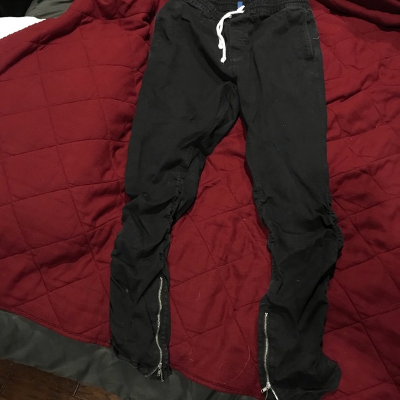 Jenas and joggers (Zara, H&M, asos, pacsun) - Picture 4 of 4